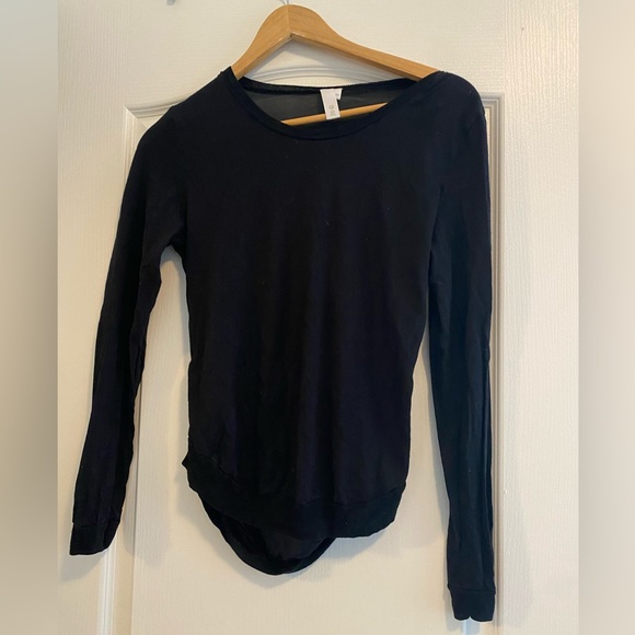 Si-Iae Black open back shirt - Picture 1 of 4